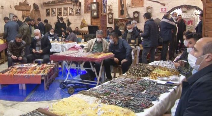 Şanlıurfa’da kurulan pazarda tespihlerin gramı altınla yarışıyor -10