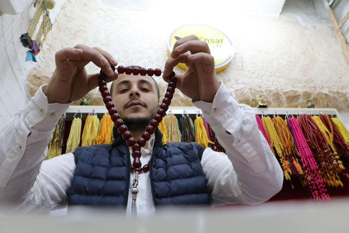 Şanlıurfa’da kurulan pazarda tespihlerin gramı altınla yarışıyor -8