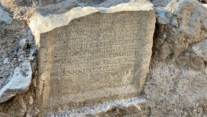 İznik'te Roma dönemine ait mezar taşı keşfedildi -7