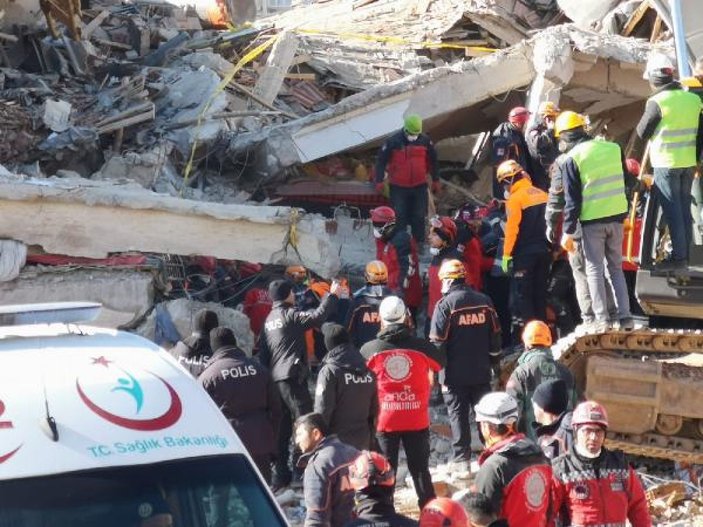 Elazığ'daki depremde yıkılan Dilek Apartmanı soruşturmasında sanıklar birbirlerini suçladı -4