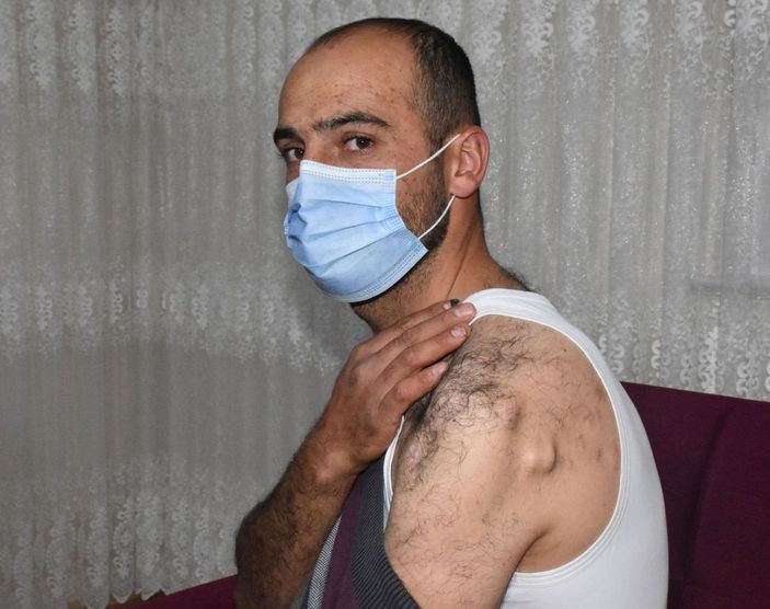 Annesini öldürüp, kendisi ve eşini de yaralayan babasının hastaneden çıkmasından korkuyor -5