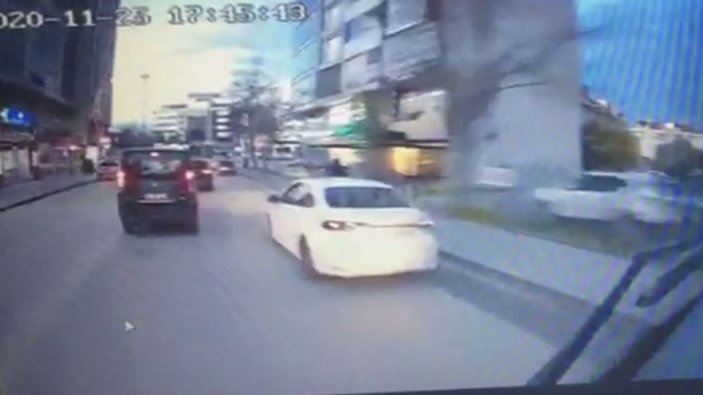 Trafikte tartıştığı halk otobüsü şoförüne copla saldırdı -4