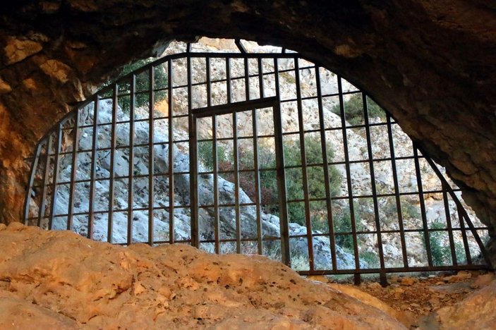 Defineciler tarafından tahrip edilen mağarada demir kapılı önlem -2