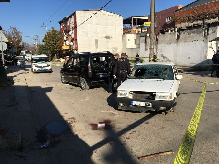 Bursa'da 4 kişinin yaralandığı silahlı çatışmanın görüntüleri ortaya çıktı -8