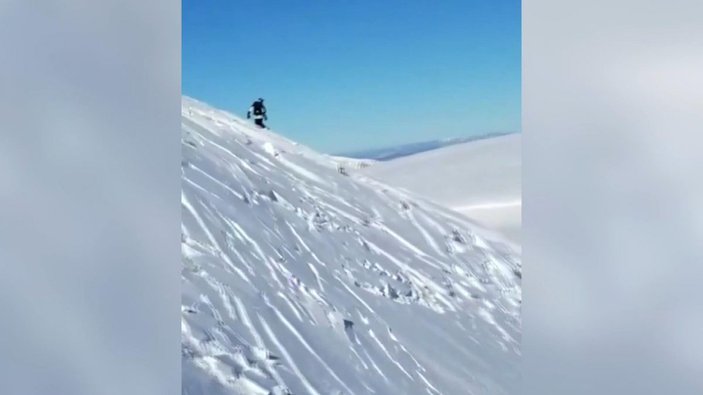 ABD’de kayakçılar çığ altında kalmaktan son anda kurtuldu -1