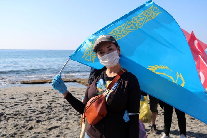 Alanya'da yerleşik yabancılar sahili temizledi -9