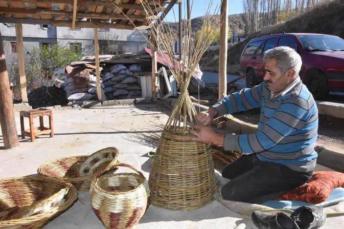 40 yıllık usta, söğüt dallarını sepete dönüştürüyor -6