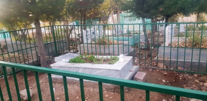 Mezar taşlarını söküp çeşmeleri tahrip ettiler -1