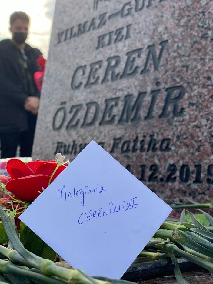 Ceren Özdemir, 1'inci ölüm yıl dönümünde mezarı başında anıldı -1