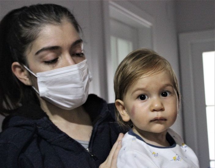 (Özel) 20 köpek saldırdı...1 yaşındaki bebeğe büyük şok... -1