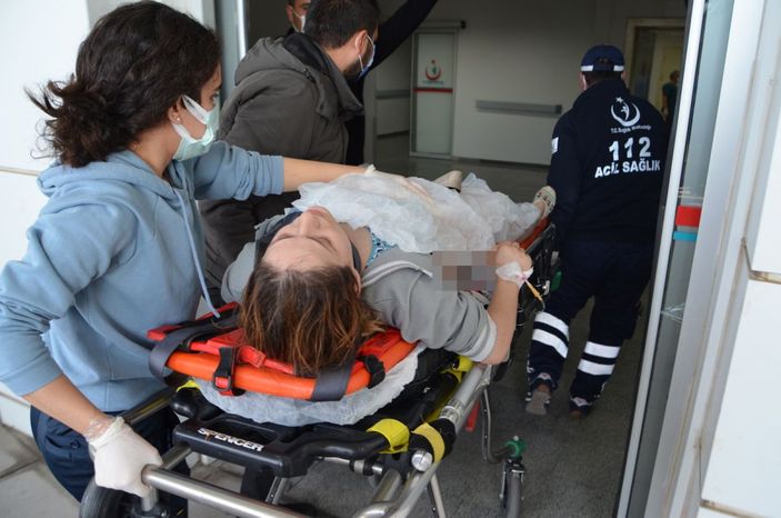 Tüfeğini temizlerken eşini vurup, kaçtı -1