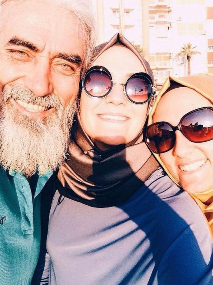 İzmir'de 35 yıl sonra tıp fakültesini bitiren doktor, koronavirüsten hayatını kaybetti