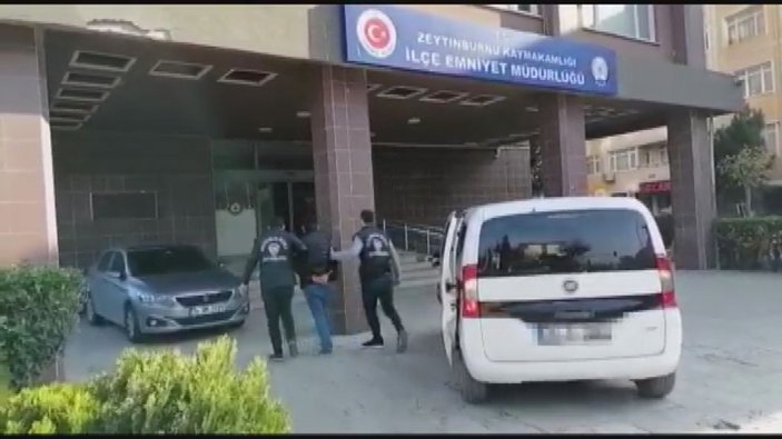 Zeytinburnu'nda Türk bayrağını yakan kişi gözaltına alındı  -2