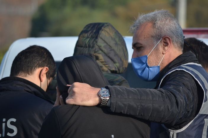 Kısıtlamada uyuşturucu ve silahla yakalandılar, 'Kimseye zararımız yok' dediler -7