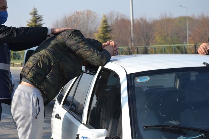 Kısıtlamada uyuşturucu ve silahla yakalandılar, 'Kimseye zararımız yok' dediler -3