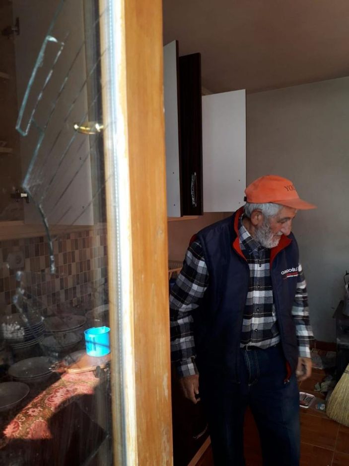 Rize’de ayılar, 25 yayla evine zarar verdi -6