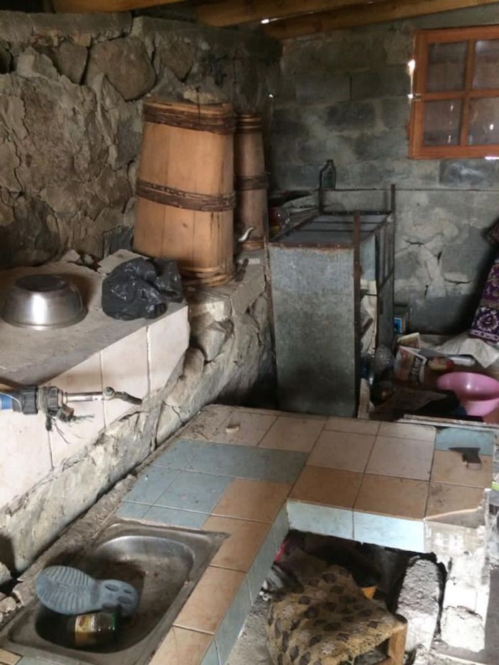 Rize’de ayılar, 25 yayla evine zarar verdi -5