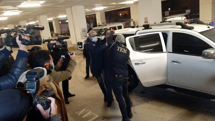 Yurt dışına kaçarken Edirne'de yakalanan DHKP-C'li avukat Ünsal, adliyeye sevk edildi -2