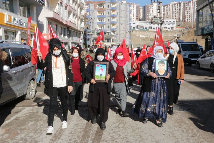 Şırnaklı kadınlar, HDP önündeki eylemlerini 14'üncü haftada da sürdürdü -4