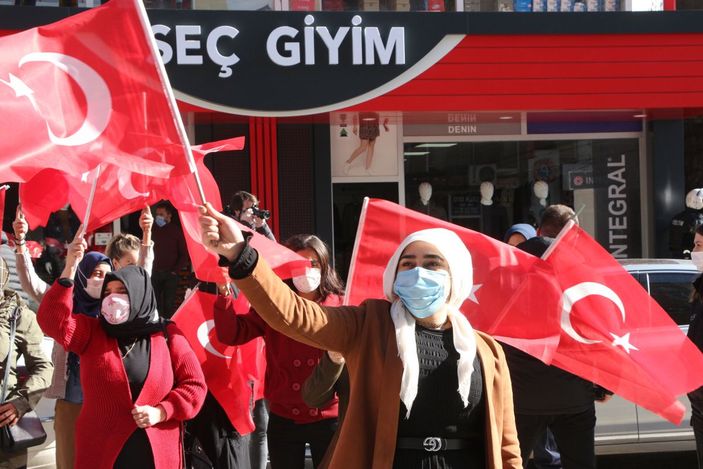 Şırnaklı kadınlar, HDP önündeki eylemlerini 14'üncü haftada da sürdürdü -8