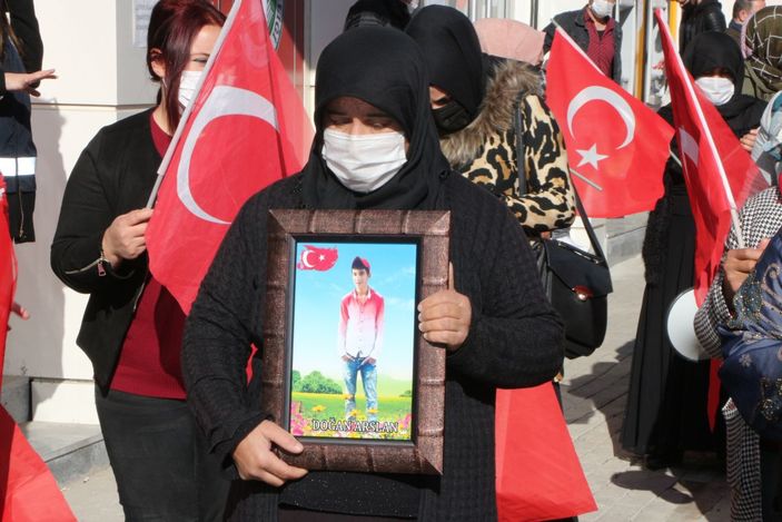 Şırnaklı kadınlar, HDP önündeki eylemlerini 14'üncü haftada da sürdürdü -3
