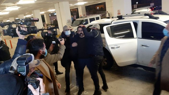 Yurt dışına kaçarken Edirne'de yakalanan DHKP-C'li avukat Ünsal, adliyeye sevk edildi -1