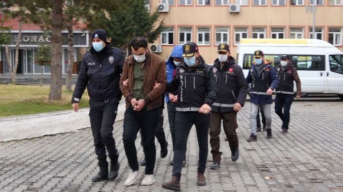 Muş polisinden uyuşturucu tacirlerine şafak operasyonu: 6 tutuklama -1