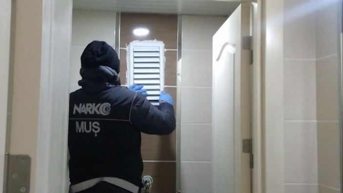 Muş polisinden uyuşturucu tacirlerine şafak operasyonu: 6 tutuklama -12