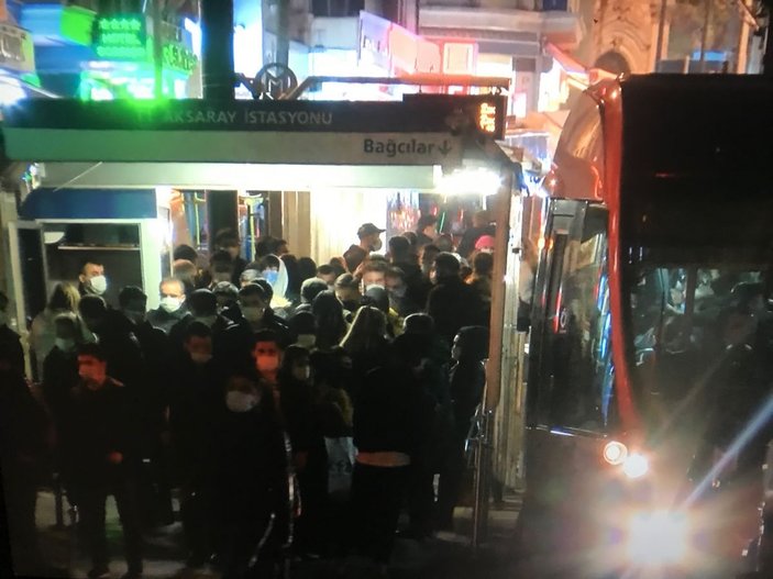 İstanbul'da tramvaylarda korkutan kalabalık  -2