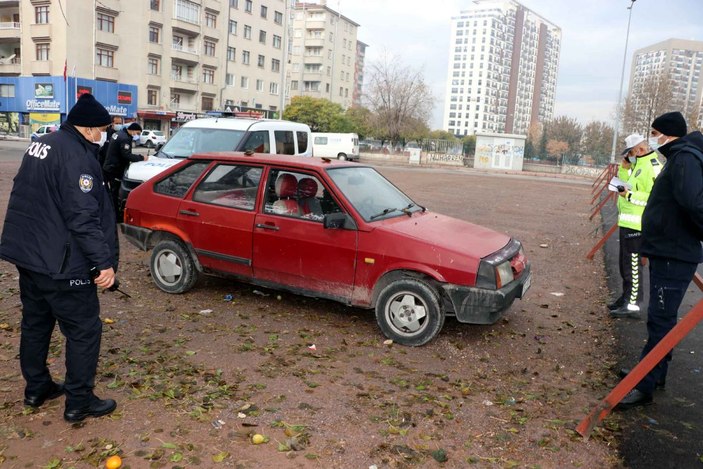 Çaldığı otomobili yakıtı bitince terk etti -5