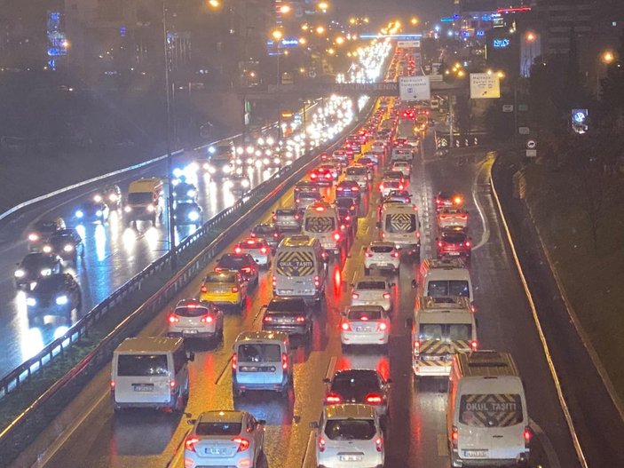 İstanbul'da trafik yoğunluğu -2 -3