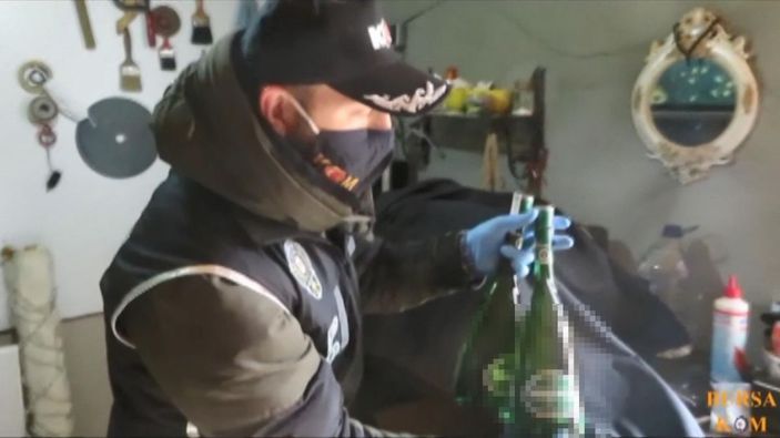 Bursa'da 420 litre sahte içki ele geçirildi -7