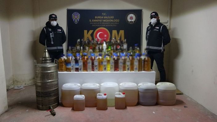 Bursa'da 420 litre sahte içki ele geçirildi -1
