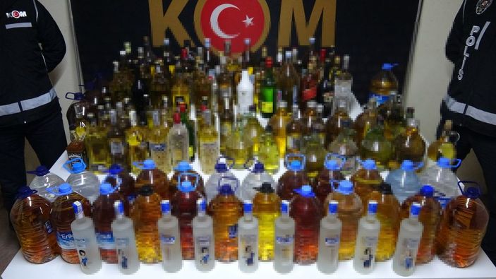 Bursa'da 420 litre sahte içki ele geçirildi -2