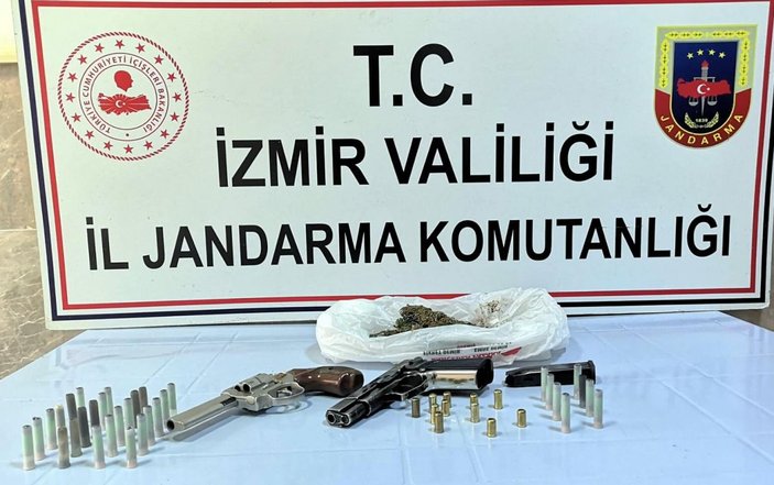 İzmir merkezli uyuşturucu operasyonunda 15 gözaltı -2