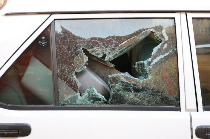 i Kahramanmaraş'ta bir genç, abisinin aracını kurşunladıktan sonra intihara kalkıştı