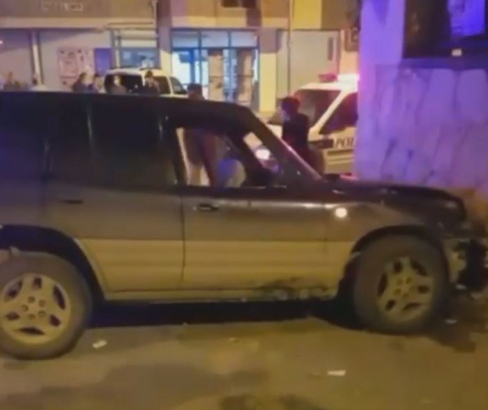 Mersin'deki kazada yardıma gelenlere küfreden sürücü linçten kurtuldu