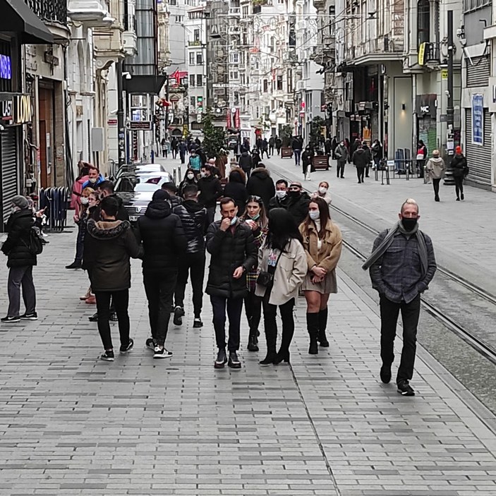 Taksim Meydanı ve İstiklal Caddesi'nde turist yoğunluğu -2