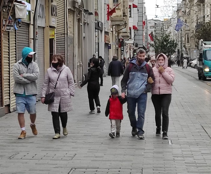 Taksim Meydanı ve İstiklal Caddesi'nde turist yoğunluğu -5