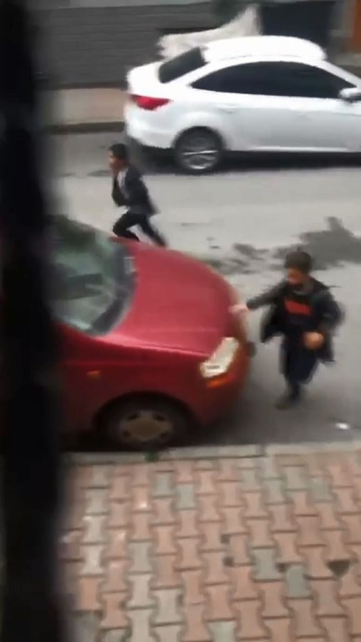 Kısıtlamada sokaktaki çocukları polis sireniyle korkutarak evlerine soktu -1