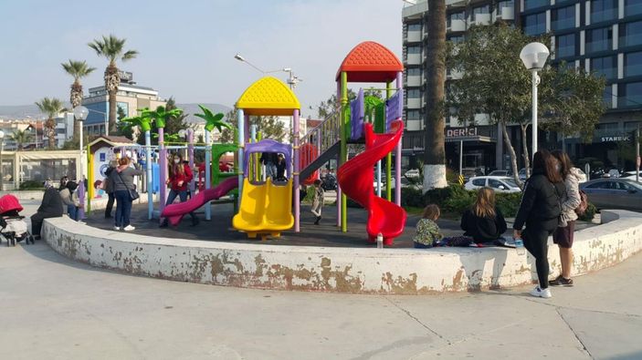 Kuşadası'nda güneşi gören sahile koştu -9