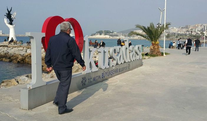 Kuşadası'nda güneşi gören sahile koştu -8