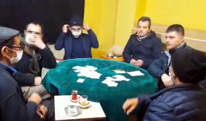 Eski dernek binasında kumar oynarken yakalanan 25 kişiye 78 bin 750 lira ceza -1