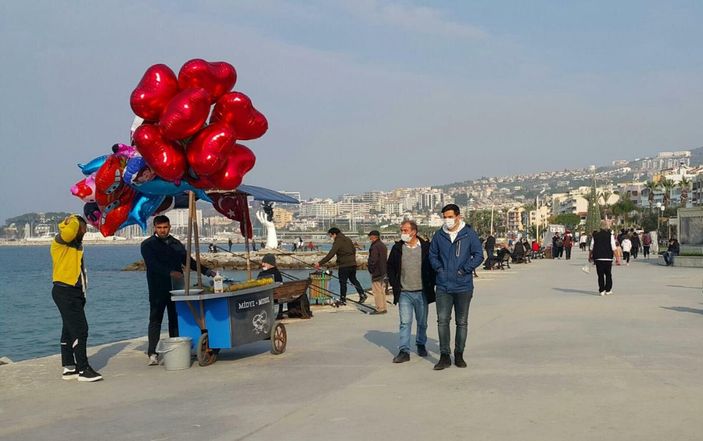 Kuşadası'nda güneşi gören sahile koştu -5