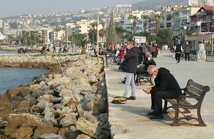 Kuşadası'nda güneşi gören sahile koştu -2
