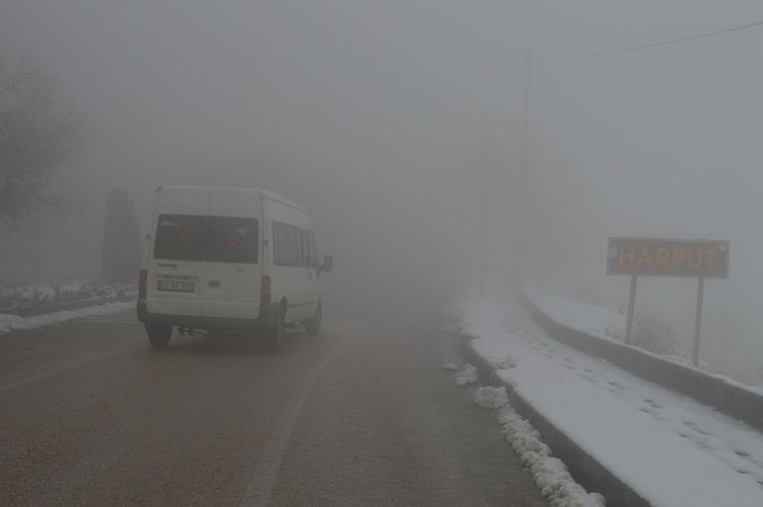 Elazığ'da kar yağışı nedeniyle 90 köy yolu ulaşıma kapandı -9