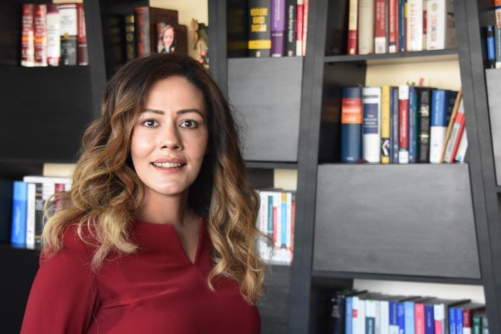 Konya'da 3 yıl önce E.D. ile 4'üncü evliliğini gerçekleştiren 36 yaşındaki Akile D., 2,5 yaşındaki oğluyla evdeki altınları ve paraları alarak, ortadan kayboldu.