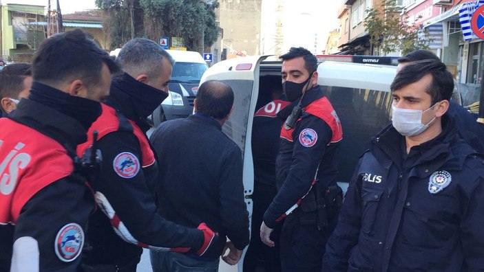 3 arkadaşın şakalaşması, bıçaklı kavgaya dönüştü: 1 yaralı, 2 gözaltı -4