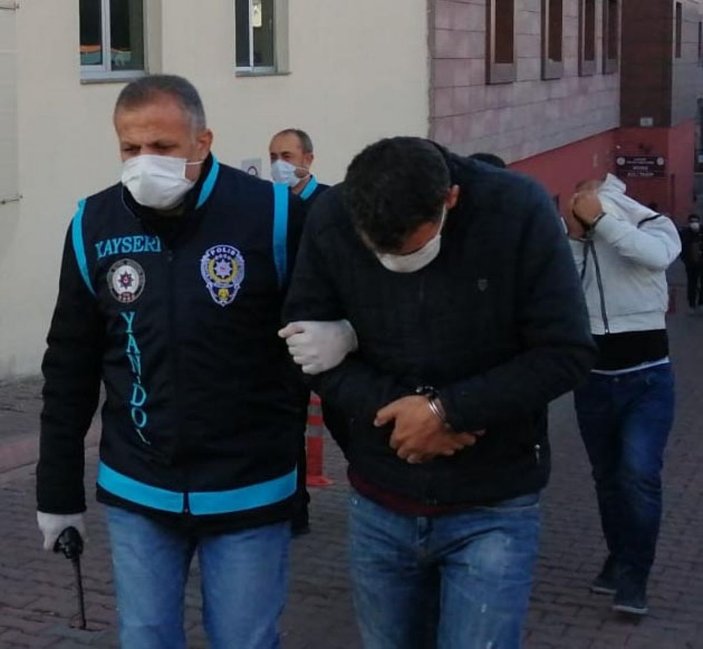 Kayseri'de gurbetçiyi dolandıran 3 kardeş tutuklandı -2