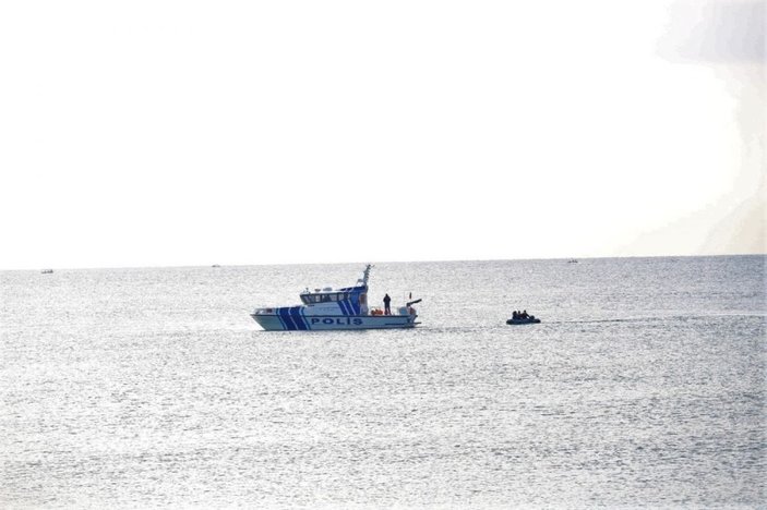 Balıkçı teknesi battı, 3 kişi balıkçılar tarafından kurtarıldı -1